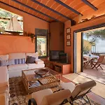 펜션 Aiguafreda, Piscina Y Vistas Al Mar 베구르
