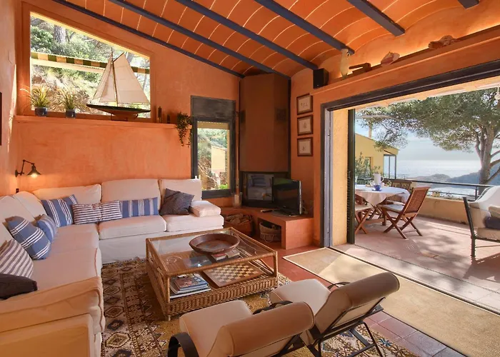 בית נופש Aiguafreda, Piscina Y Vistas Al Mar בגור