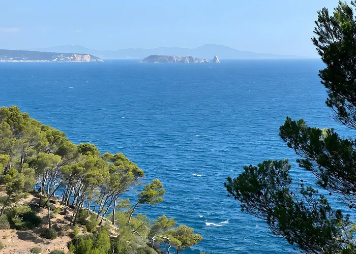 Aiguafreda, Piscina Y Vistas Al Mar * בגור